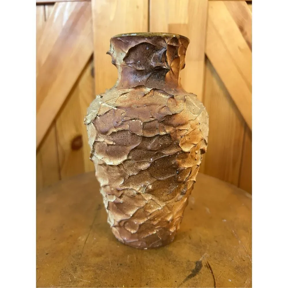 Vintage textured vase fade in/out contrast color (8238)￼